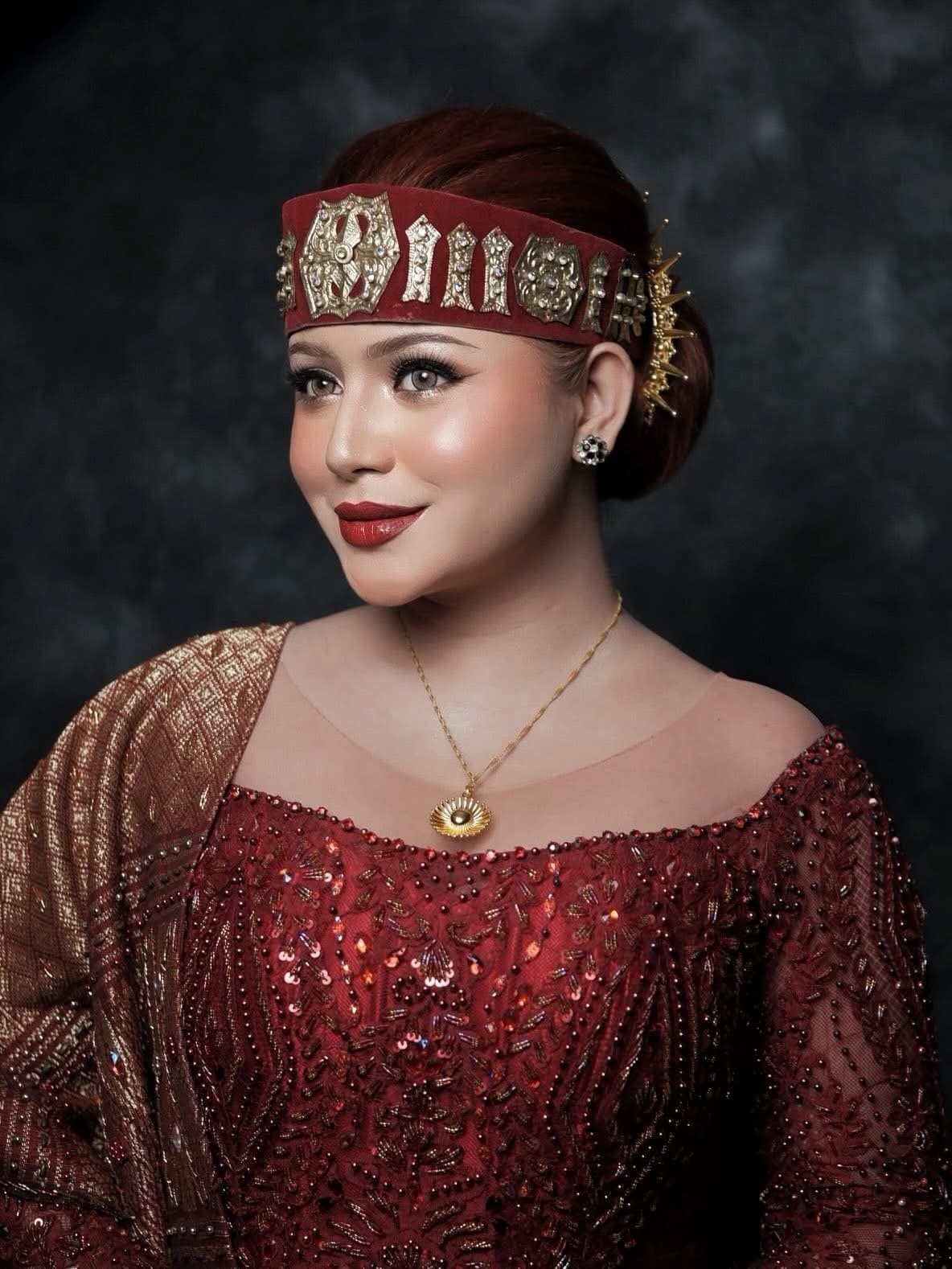 Makeup prewedding outdoor